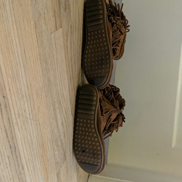 Minnetonka triple fringe boots - Picture 3 of 8